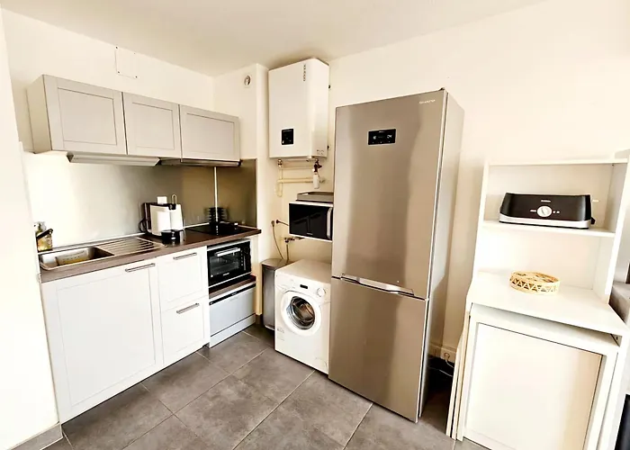 Studio, Terrasse Et Piscine, Proche Centre Et Plages Apartman *