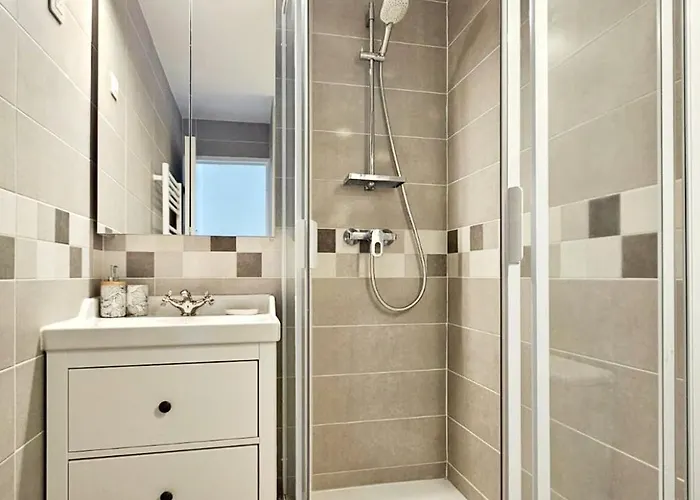 Studio, Terrasse Et Piscine, Proche Centre Et Plages * Agde