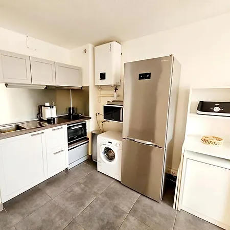 Studio, Terrasse Et Piscine, Proche Centre Et Plages Apartment *