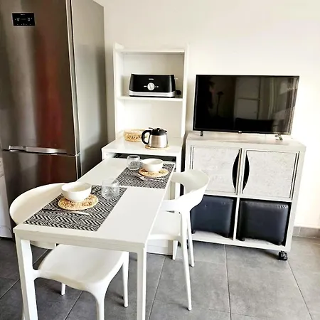 Apartment Studio, Terrasse Et Piscine, Proche Centre Et Plages *