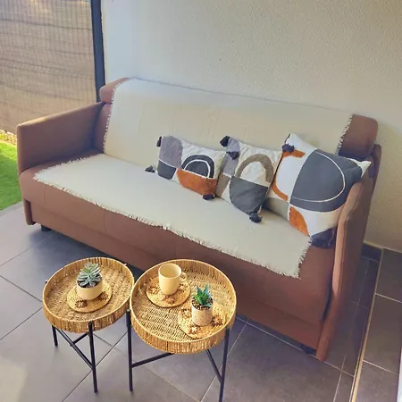 Studio, Terrasse Et Piscine, Proche Centre Et Plages Apartament